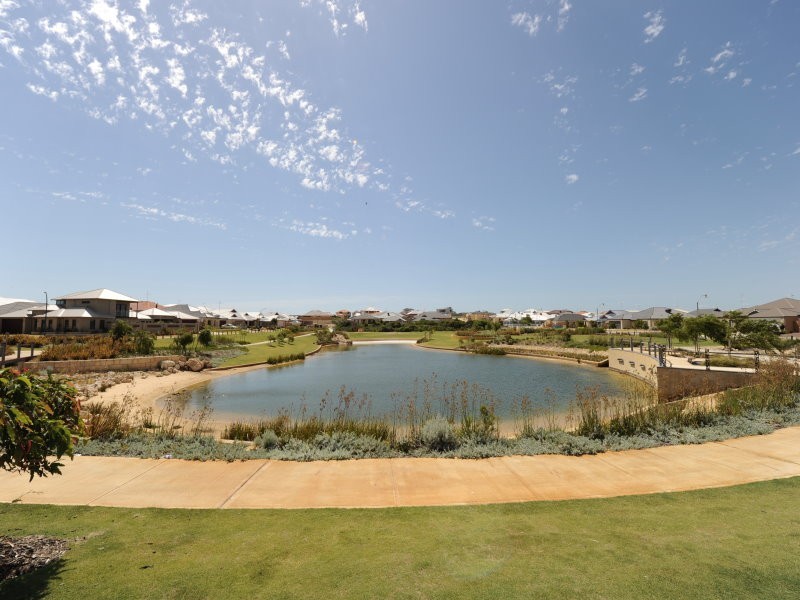 19 Marsdenia Road, Halls Head WA 6210