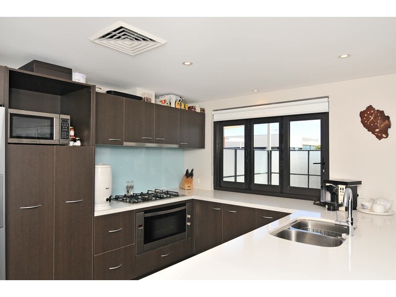 7/24 Oversby St, Halls Head WA 6210
