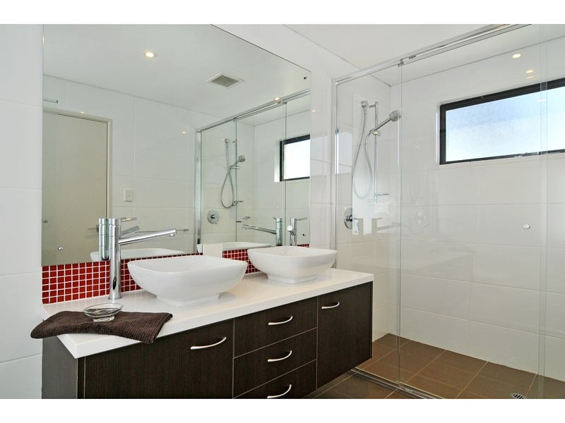 7/24 Oversby St, Halls Head WA 6210