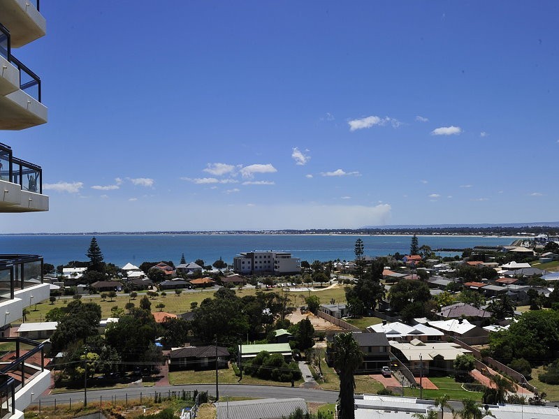 27/6a Valley Road, Halls Head WA 6210