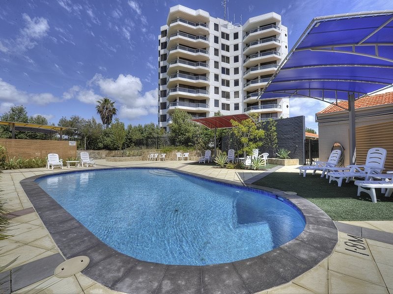 27/6a Valley Road, Halls Head WA 6210