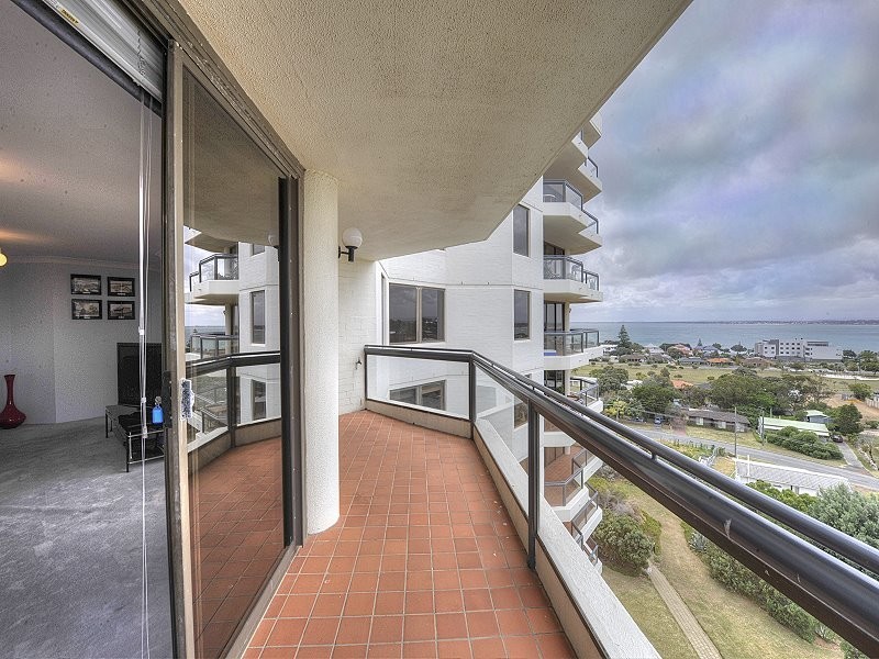 27/6a Valley Road, Halls Head WA 6210