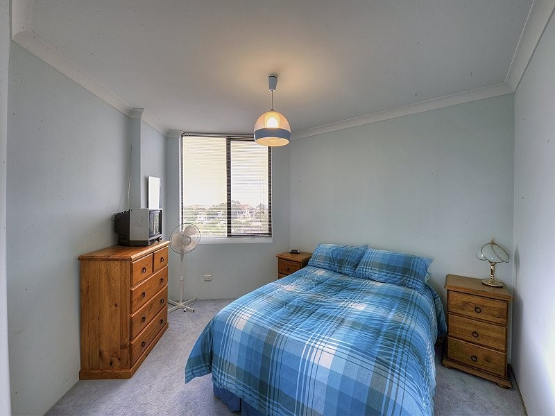 27/6a Valley Road, Halls Head WA 6210