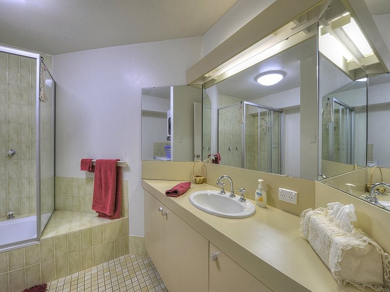 27/6a Valley Road, Halls Head WA 6210