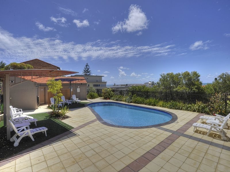 27/6a Valley Road, Halls Head WA 6210