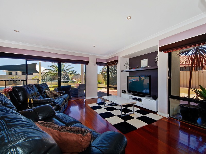 1 Fairsky Parade, PORT BOUVARD, Wannanup WA 6210