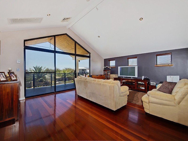 1 Fairsky Parade, PORT BOUVARD, Wannanup WA 6210