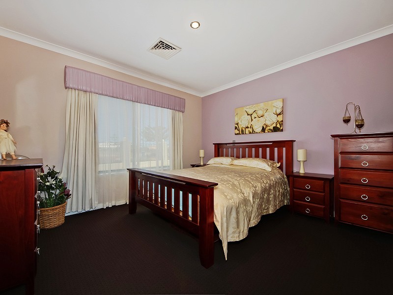 1 Fairsky Parade, PORT BOUVARD, Wannanup WA 6210