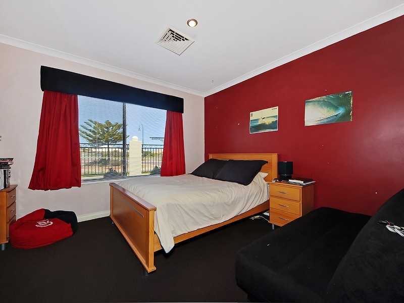 1 Fairsky Parade, PORT BOUVARD, Wannanup WA 6210