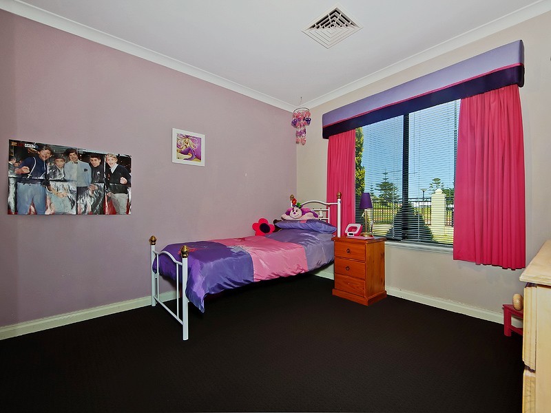 1 Fairsky Parade, PORT BOUVARD, Wannanup WA 6210