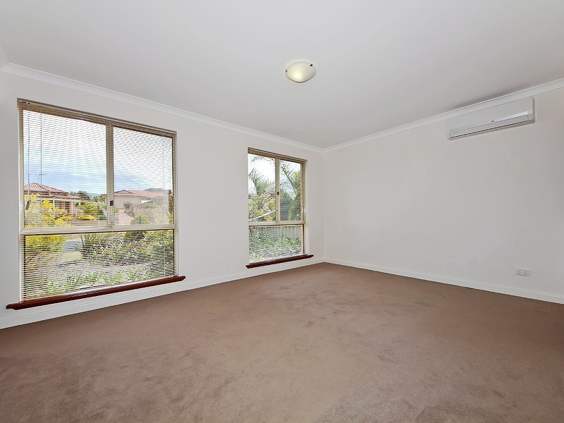 36 Admiralty Crescent, Halls Head WA 6210