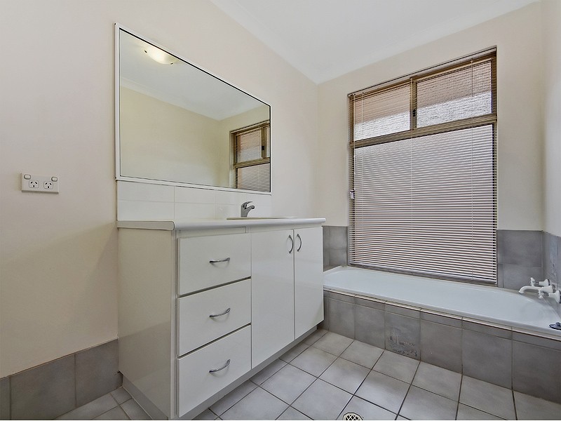 36 Admiralty Crescent, Halls Head WA 6210