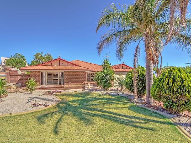2 Hibiscus Rise, Halls Head WA 6210