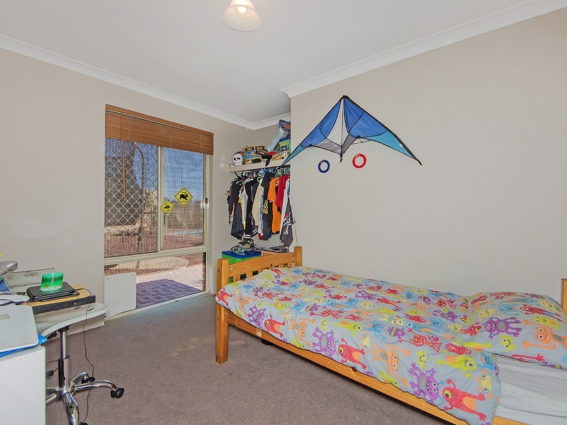 2 Hibiscus Rise, Halls Head WA 6210