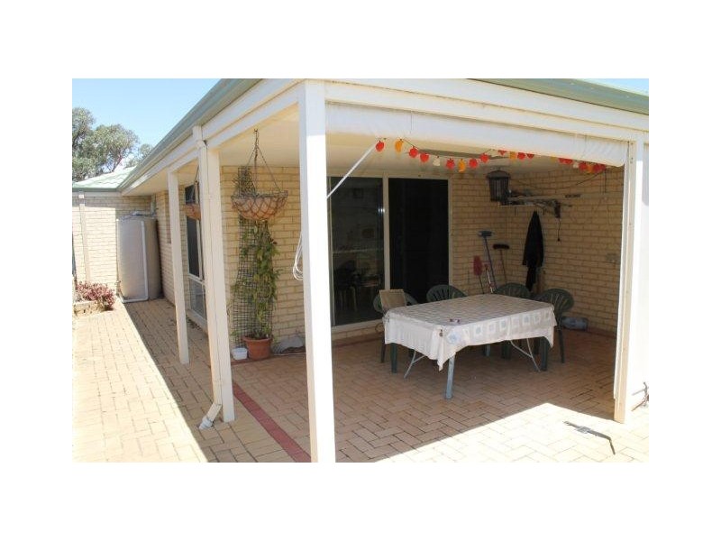 225 Oakmont Avenue, Meadow Springs WA 6210