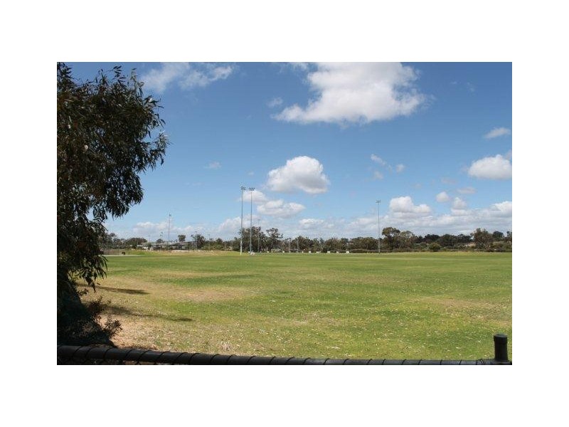 225 Oakmont Avenue, Meadow Springs WA 6210