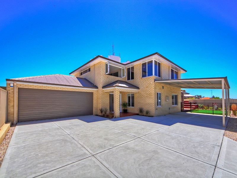 14A Valley Road, Halls Head WA 6210