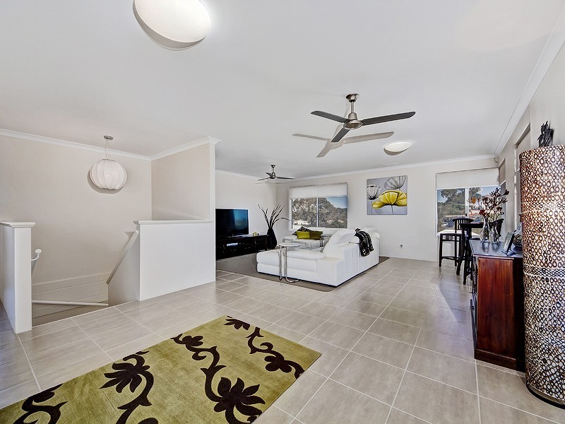 14A Valley Road, Halls Head WA 6210