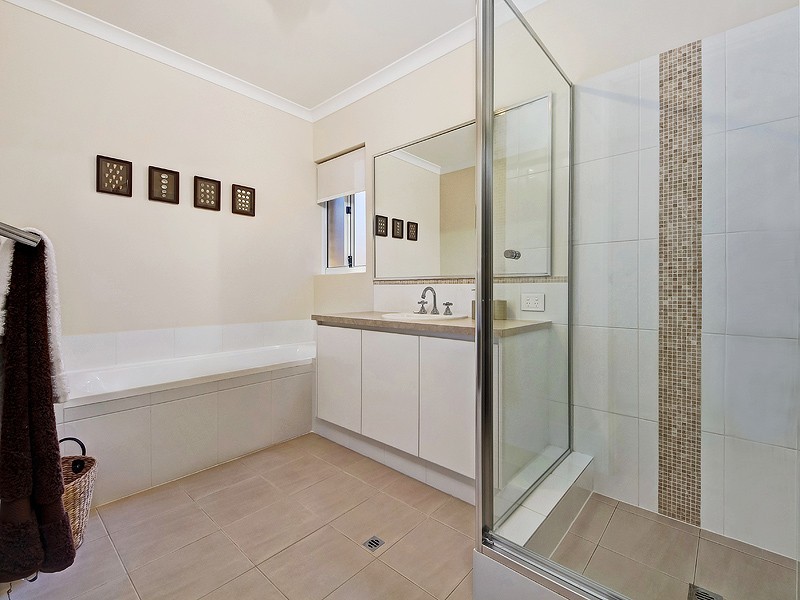 14A Valley Road, Halls Head WA 6210