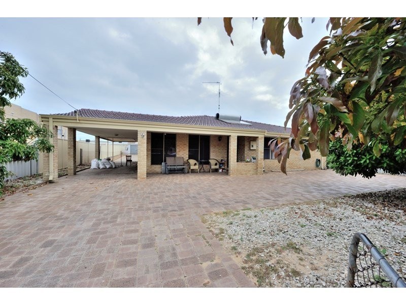 9 Davey Street, Mandurah WA 6210