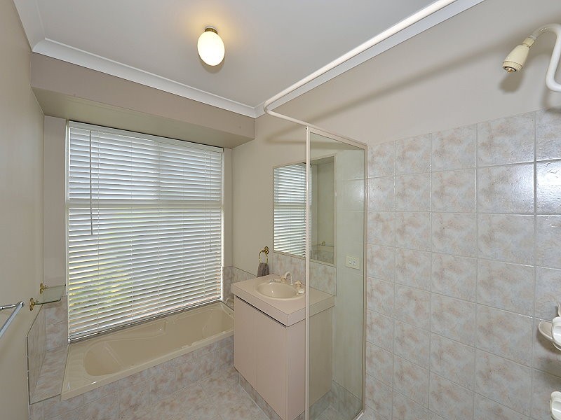 2 Sunderland Close, Greenfields WA 6210