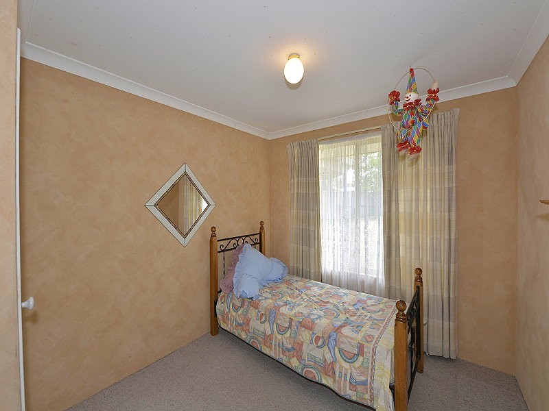 2 Sunderland Close, Greenfields WA 6210