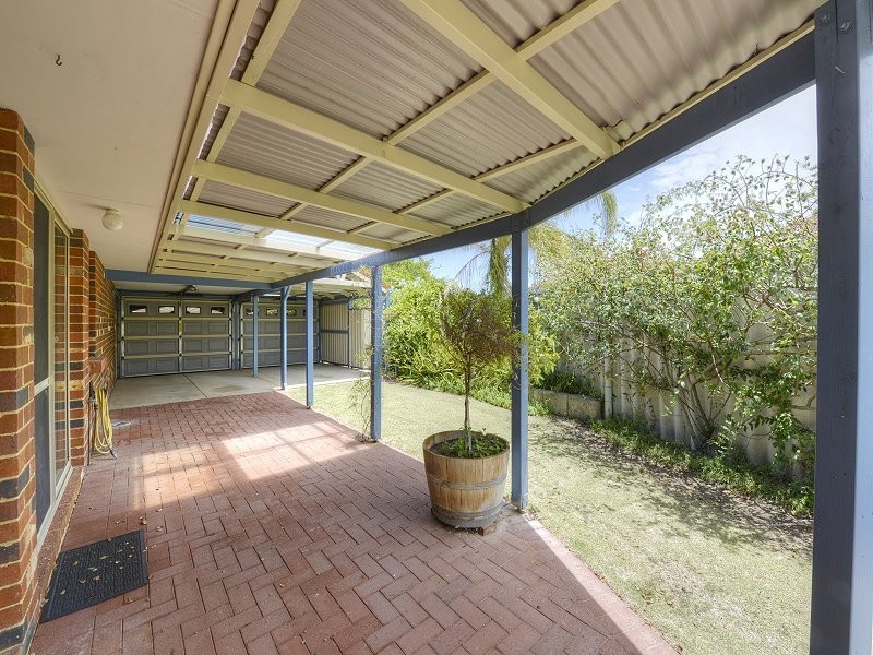 2 Sunderland Close, Greenfields WA 6210