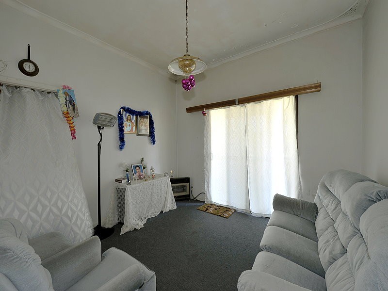 24 Churchill Avenue, Dudley Park WA 6210