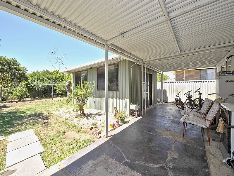 24 Churchill Avenue, Dudley Park WA 6210