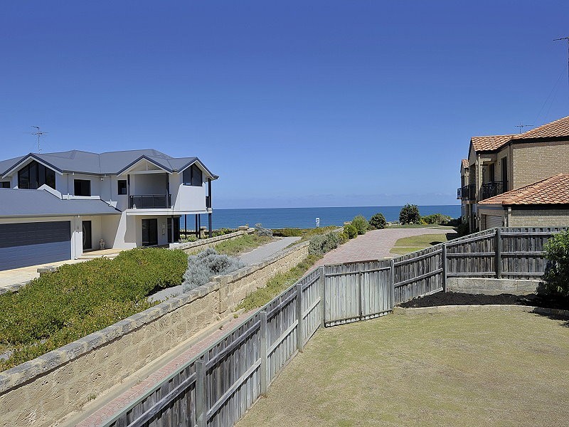 19 Caravel Way, Halls Head WA 6210