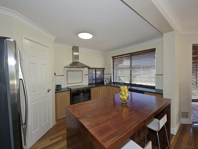 19 Caravel Way, Halls Head WA 6210