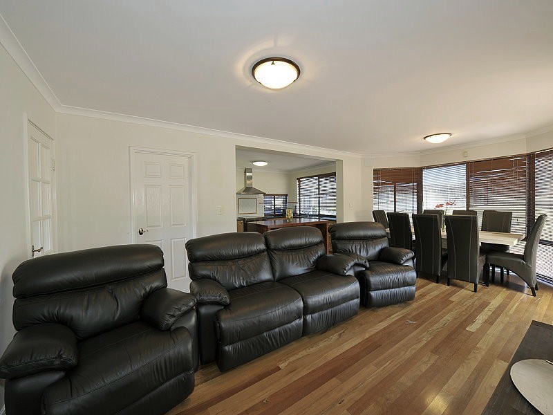 19 Caravel Way, Halls Head WA 6210