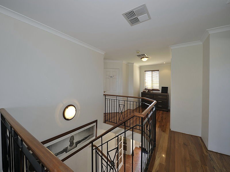 19 Caravel Way, Halls Head WA 6210