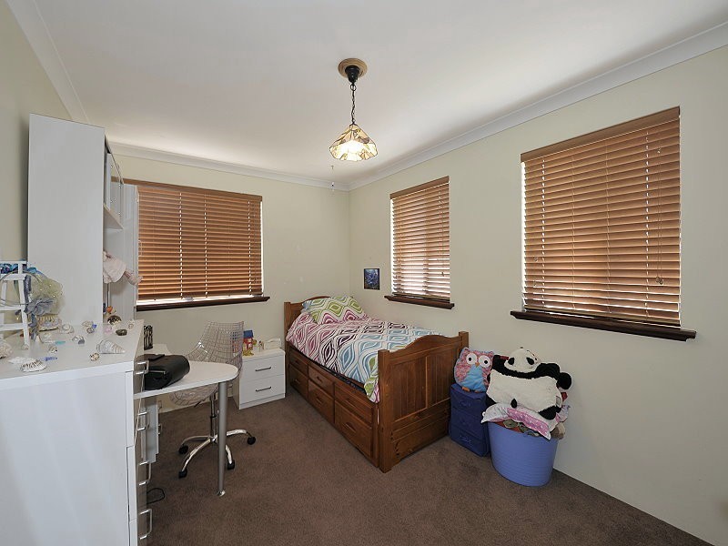 19 Caravel Way, Halls Head WA 6210