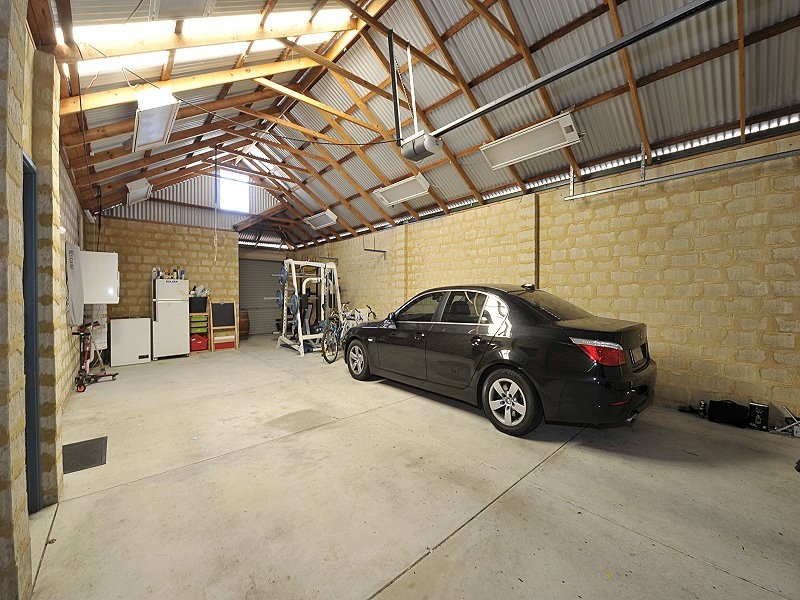 19 Caravel Way, Halls Head WA 6210