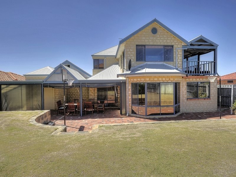 19 Caravel Way, Halls Head WA 6210