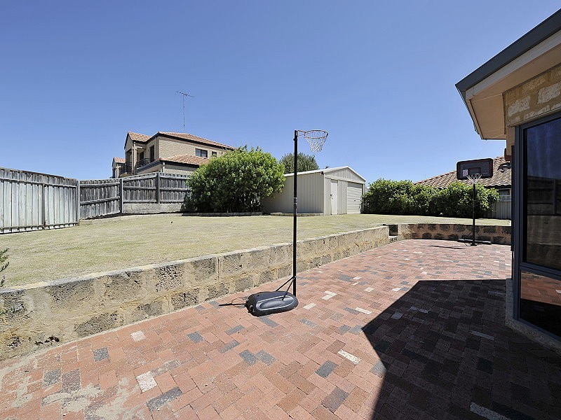 19 Caravel Way, Halls Head WA 6210