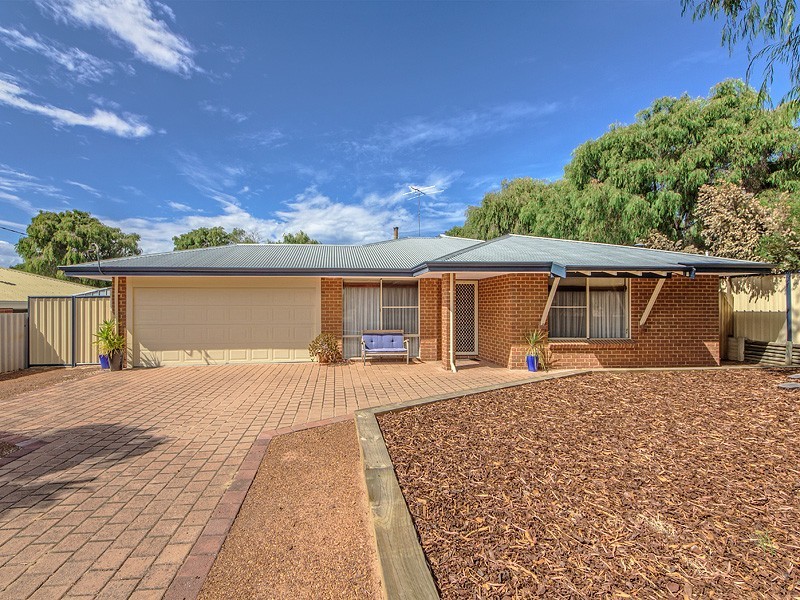 8 Ferguson Street, Wannanup WA 6210