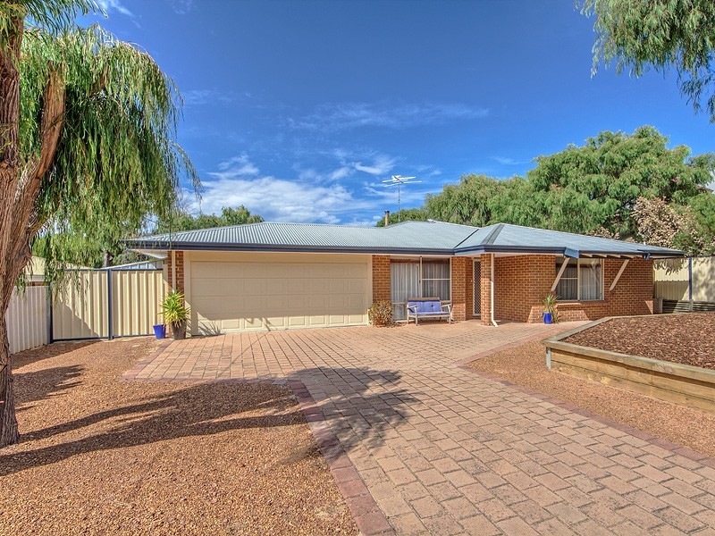8 Ferguson Street, Wannanup WA 6210