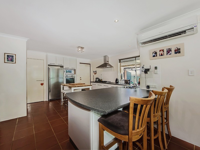 8 Ferguson Street, Wannanup WA 6210