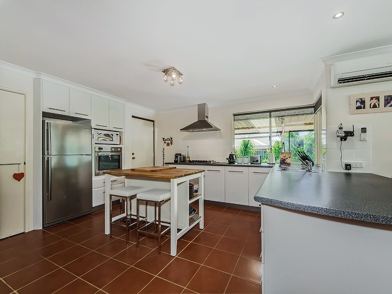 8 Ferguson Street, Wannanup WA 6210