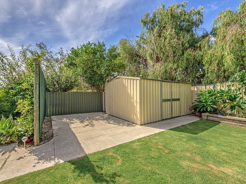 8 Ferguson Street, Wannanup WA 6210