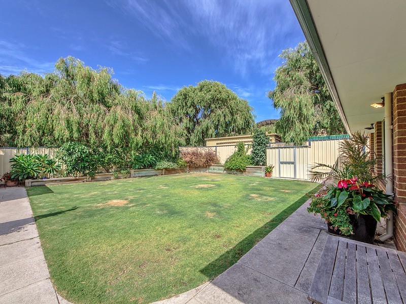 8 Ferguson Street, Wannanup WA 6210