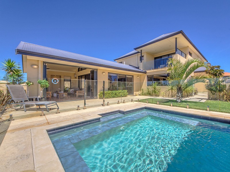 8 Alexis Circle, Wannanup WA 6210