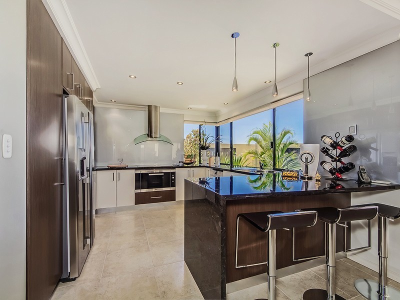 8 Alexis Circle, Wannanup WA 6210