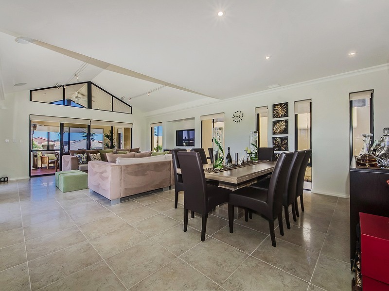 8 Alexis Circle, Wannanup WA 6210