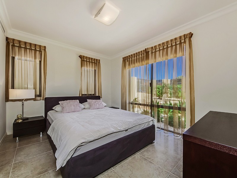 8 Alexis Circle, Wannanup WA 6210