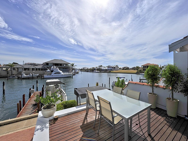 11 /20 BARUNA COURT, Halls Head WA 6210