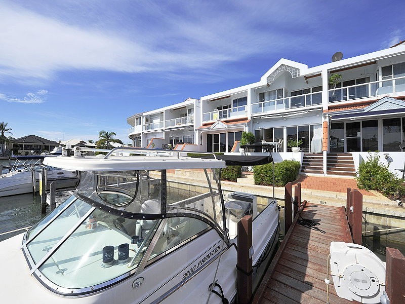 11 /20 BARUNA COURT, Halls Head WA 6210