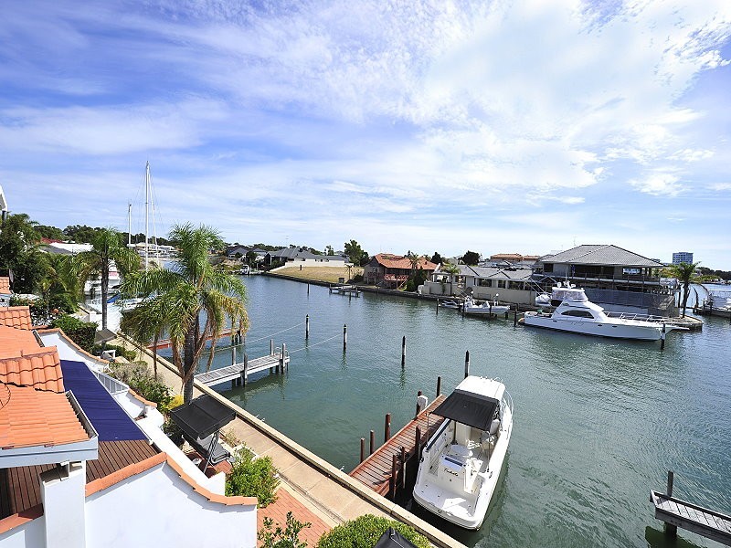 11 /20 BARUNA COURT, Halls Head WA 6210